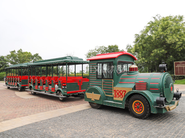 大型軍旅無(wú)軌觀光火車,軍旅無(wú)軌觀光火車,旅游無(wú)軌觀光火車廠家